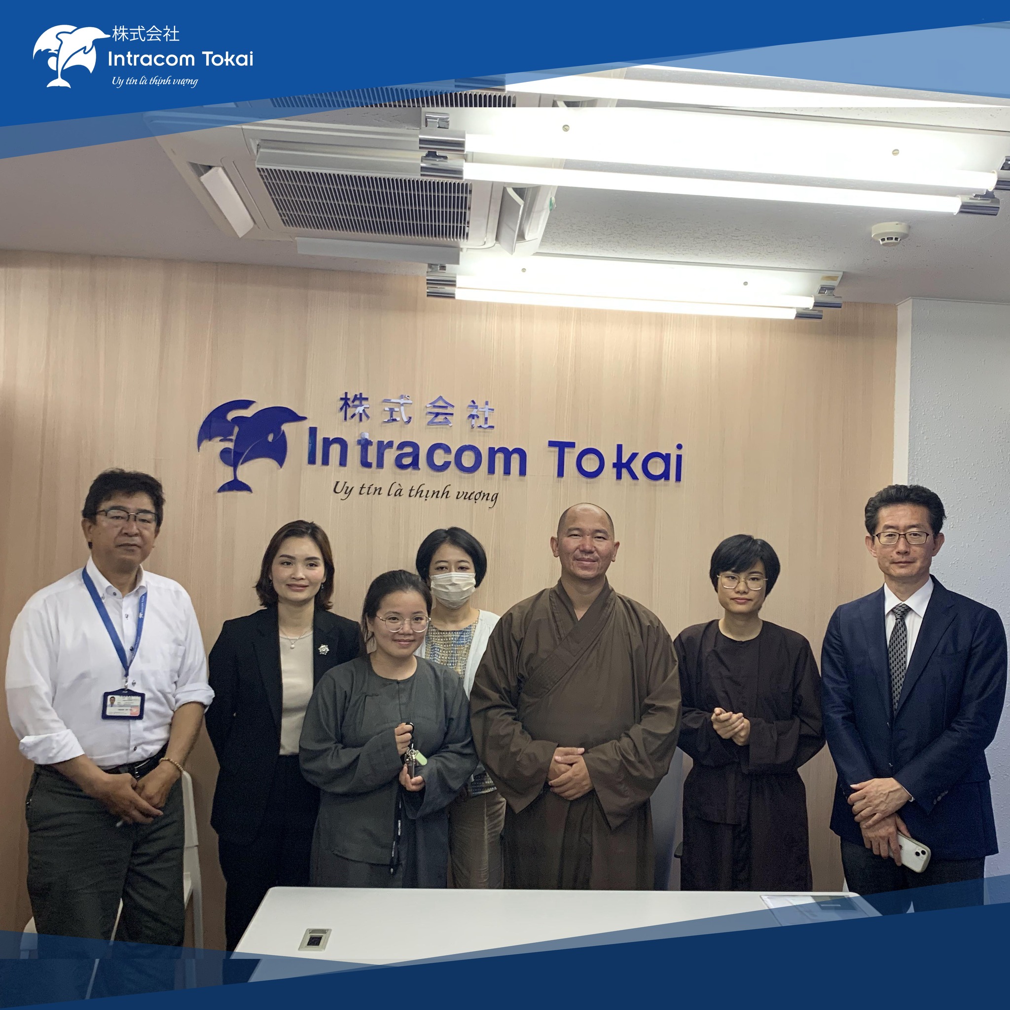 Đại diện Intracom Tokai, khách hàng và công ty quản lý sau khi hoàn thiện hợp đồng